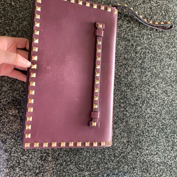 Valentino Garavani Rockstud Flap Clutch - Purple - Picture 4 of 4